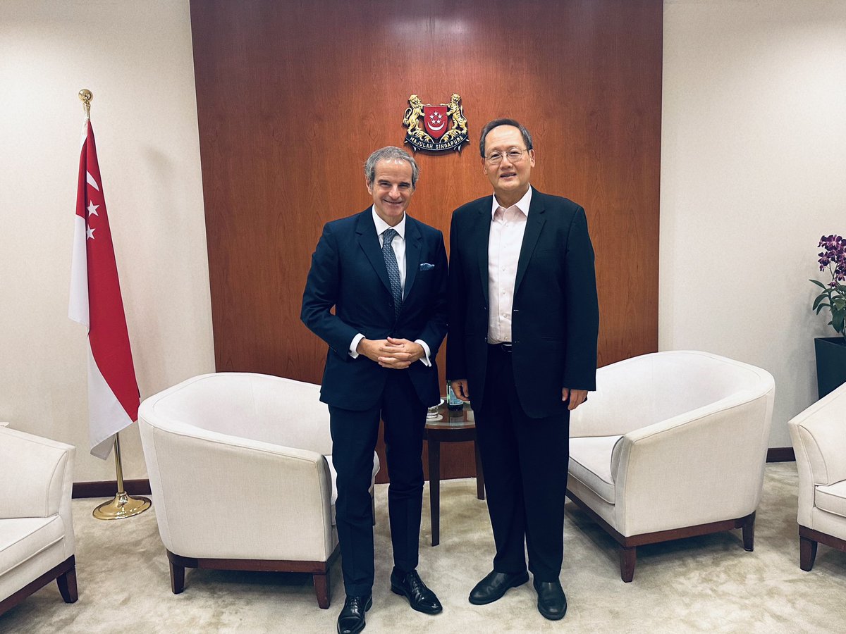 rafaelmgrossi's tweet image. Met with Minister-in-charge of Energy and Science & Technology Dr Tan See Leng at @MTI_Sg for an exchange on nuclear energy perspectives in East Asia and globally.
With technology advancing rapidly, @IAEAorg stands ready to support countries in the safe development of nuclear.