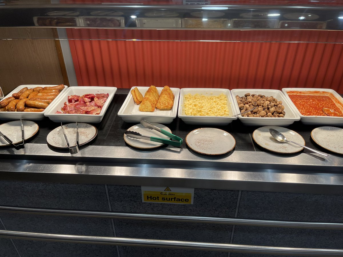 stonepineprime's tweet image. First breakfast back in the UK. The Japanese mind cannot comprehend this. My boys loved it, too.