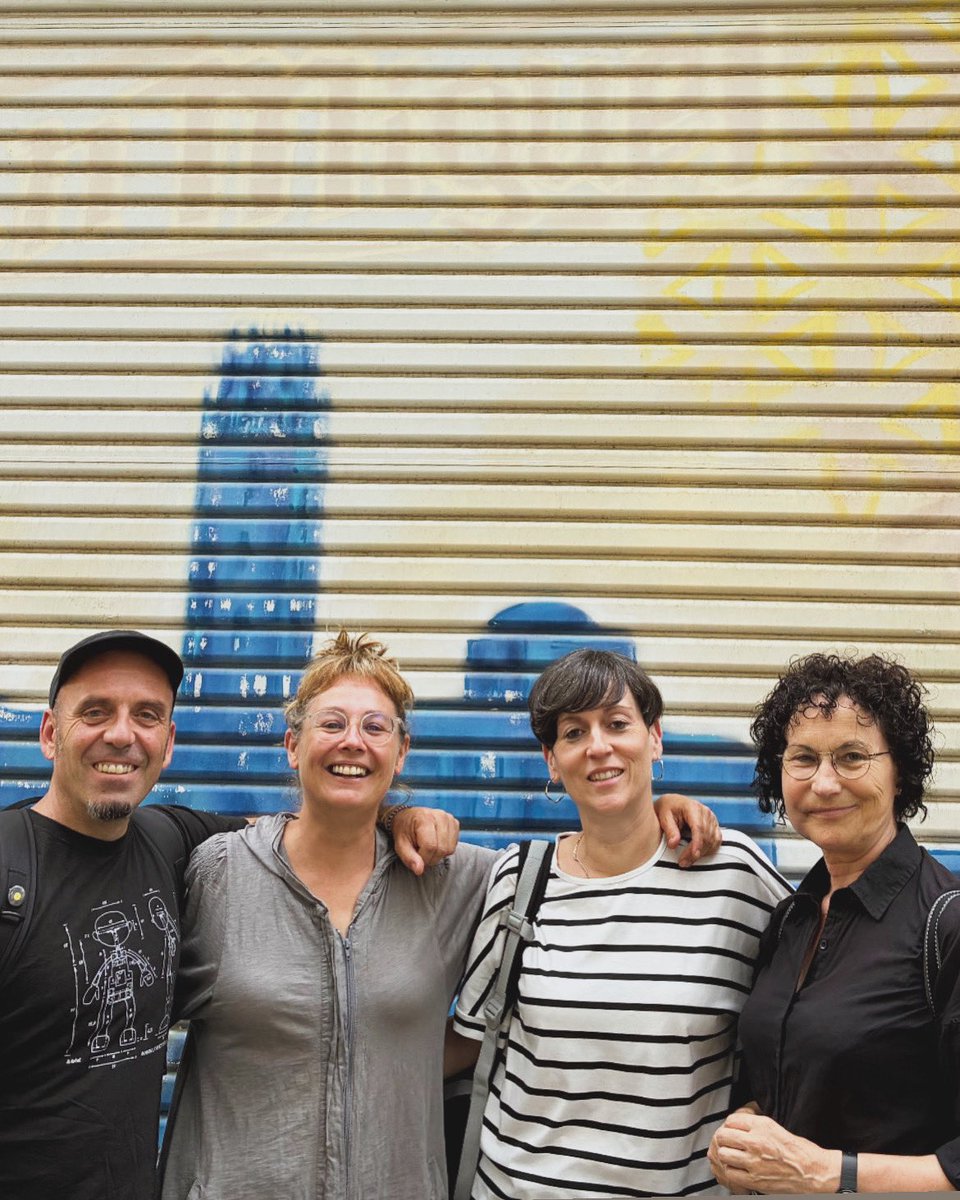 Fira de Titelles (@firatitelles) on Twitter photo 🧵Fa uns dies va finalitzar el termini per presentar propostes al projecte d’intercanvi de residències entre la <a href="/firatitelles/">Fira de Titelles</a> i el Festival <a href="/casteliers/">Casteliers</a> de Quebec
La direcció artística ha comptat amb dues professionals del sector per fer la selecció conjunta de la proposta becada: 🧵Fa uns dies va finalitzar el termini per presentar propostes al projecte d’intercanvi de residències entre la <a href="/firatitelles/">Fira de Titelles</a> i el Festival <a href="/casteliers/">Casteliers</a> de Quebec
La direcció artística ha comptat amb dues professionals del sector per fer la selecció conjunta de la proposta becada: