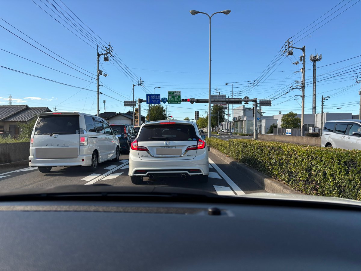 Y_800f's tweet image. やっぱりこの車かっこええな