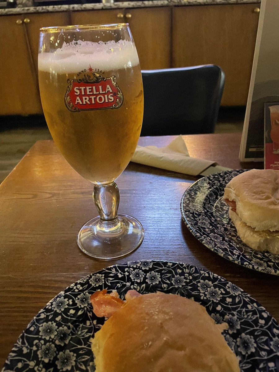 phdemd's tweet photo. Wee airport pint.. Tenerife again…. Been a while. 🍻😎☀️ https://t.co/BcOcw6UO0F