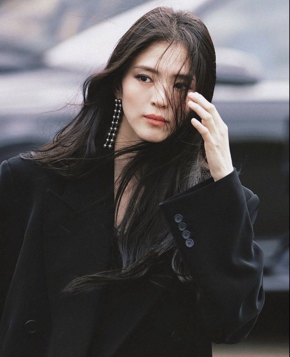 first look at han sohee on the set of ‘THE DEVIL WEARS PRADA 2’ in new york city today