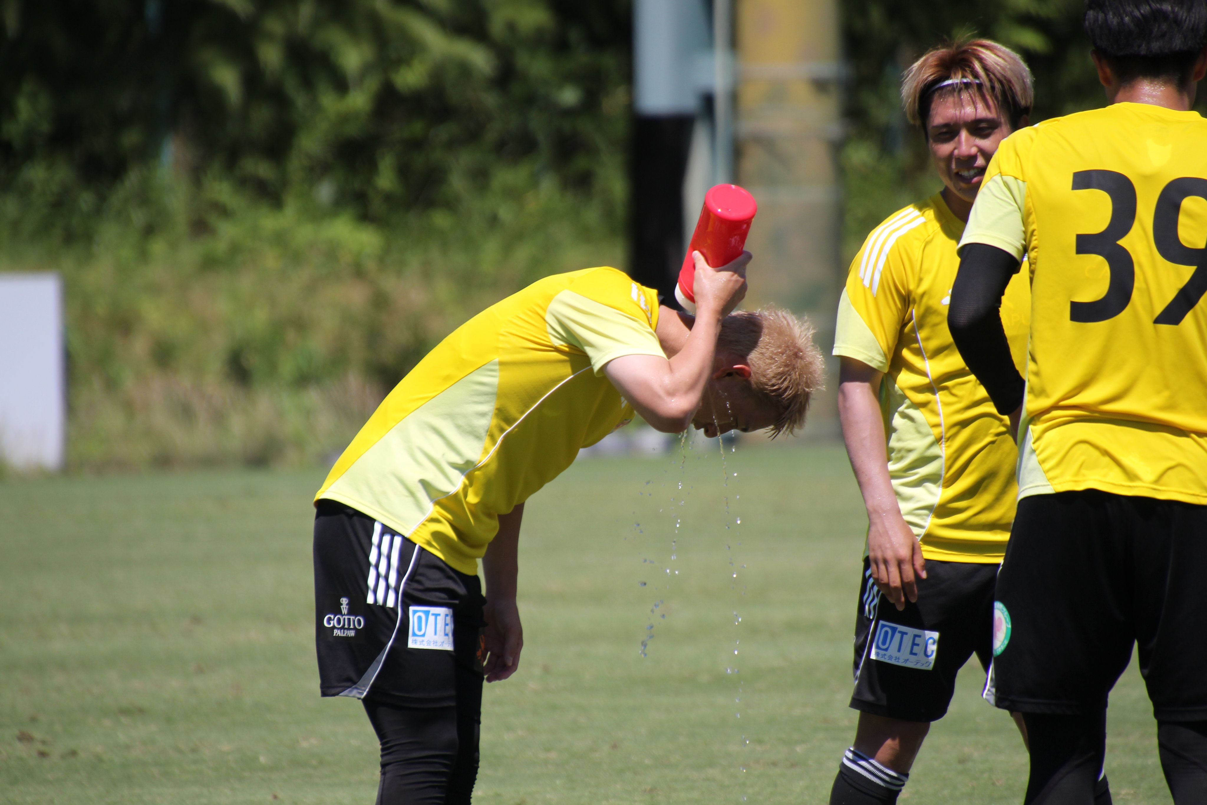 ベガルタ仙台 選手支給 ウインドブレーカーasicsモデル ベガルタ仙台 選手支給 ウインドブレーカーasicsモデル