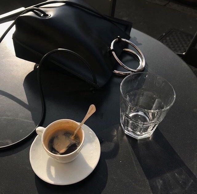 modernlilithh's tweet image. friday 🤎