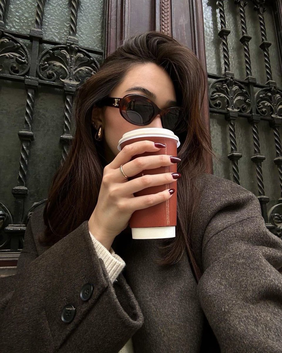 modernlilithh's tweet image. friday 🤎