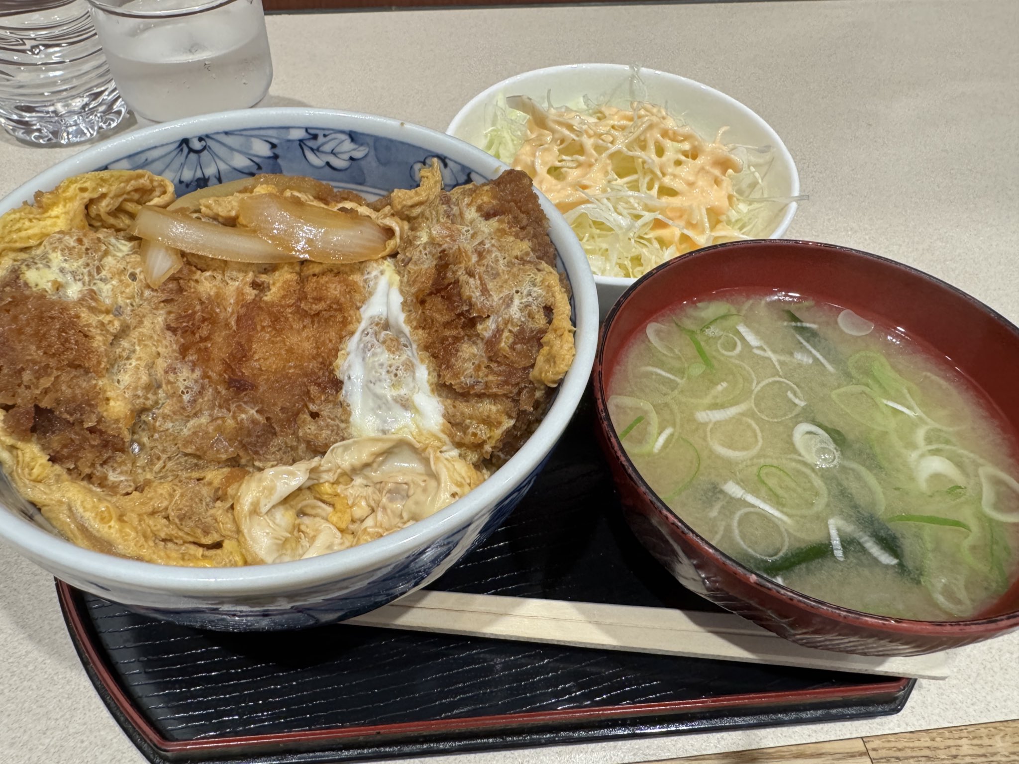 カツどん 8a42ee7a692dfa4155879820804a27