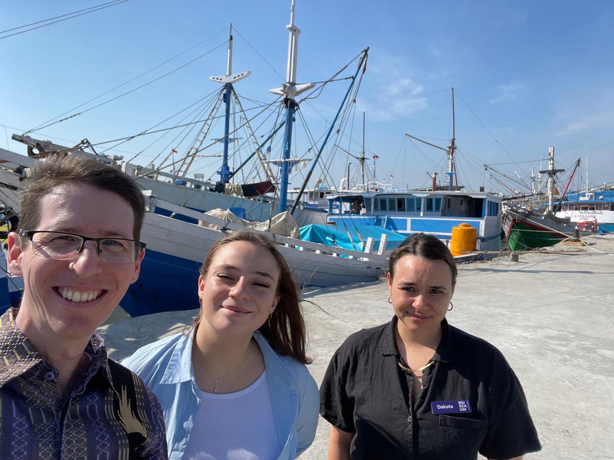 Dakota dan Madeline dari <a href="/seamuseum_/">Australian National Maritime Museum</a> 🇦🇺dan Museum Powerhouse bertemu dgn peneliti AIC #PAIR di <a href="/hasanuddin_univ/">Universitas Hasanuddin</a> utk mempelajari penelitian penting mereka tentang masyarakat pesisir🇮🇩. Senang bisa terhubung dgn tim konservasi laut lokal 🇮🇩yg berdedikasi <a href="/walhisulsel/">WALHI Sulawesi Selatan</a> <a href="/yklindonesia/">YKL Indonesia</a>.