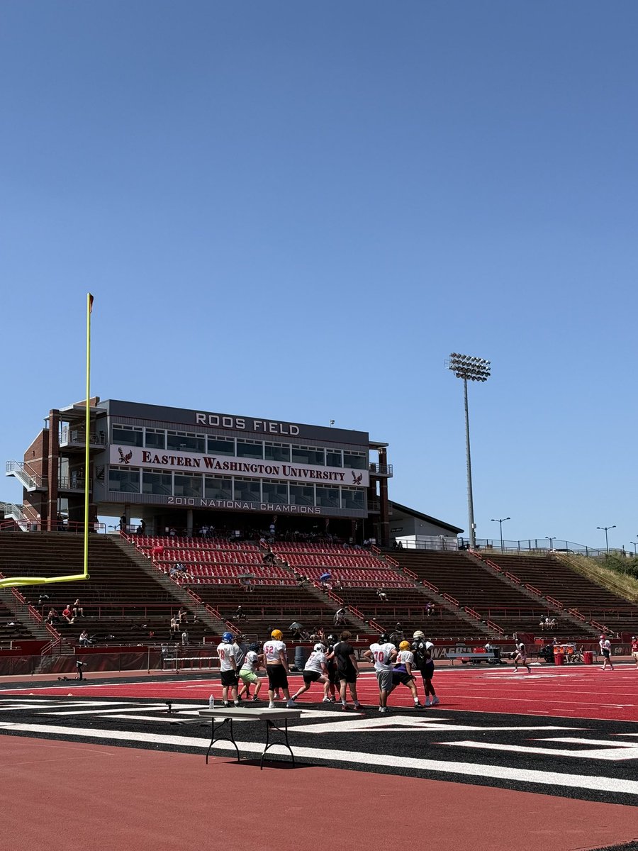 _treyarnold_'s tweet image. Had a great time competing at @EWUFootball camp today. Great to talk with @CoachAnderson_M and @Coach_Heffler . Blessed to be called out for Best on Best at the end!  @CoachCBrink @Coach_TMACK @CoachBestEWU @MissionBayFball @LBCoachTate @Coach_KHarris16