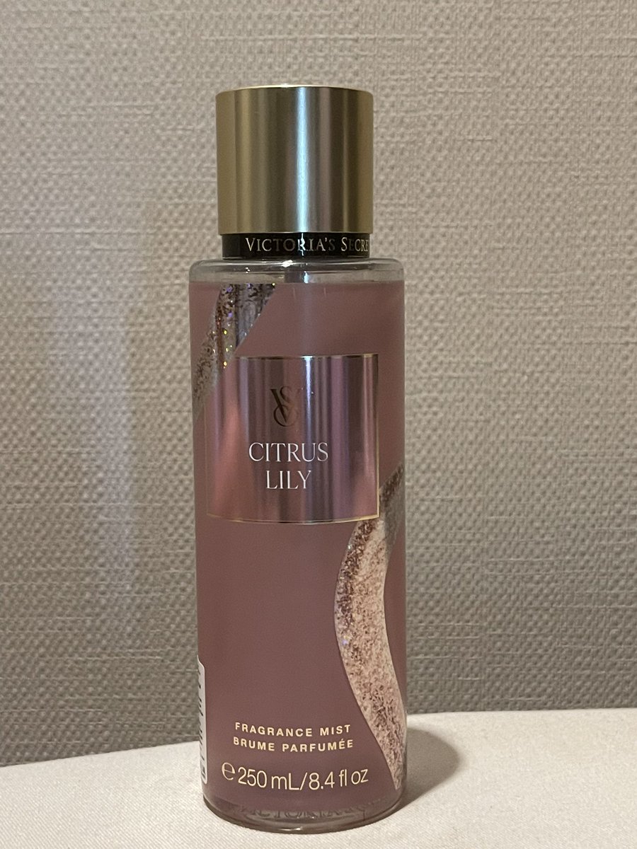 isit_itiss's tweet photo. ส่งต่อ น้ำหอม victoria's secret  กลิ่น citrus lily ใช้น้อยมาก ราคา 550 รวมส่ง(จาก890) ซท้อเทื่อเดือน6/25 มีถุงมีใบเสร็จค่ะ #น้ําหอมjanua #น้ําหอมแจนยัวร์ #น้ําหอมแบ่งขาย #น้ําหอมdior #ส่งต่อสกินเเคร์ #ส่งต่อสกินเเคร์ #น้ําหอมแท้ #ส่งต่อ #น้ําหอมเวนดี้ #น้ําหอมกลิ่นแป้งเด็ก https://t.co/4L6NfM8vk6