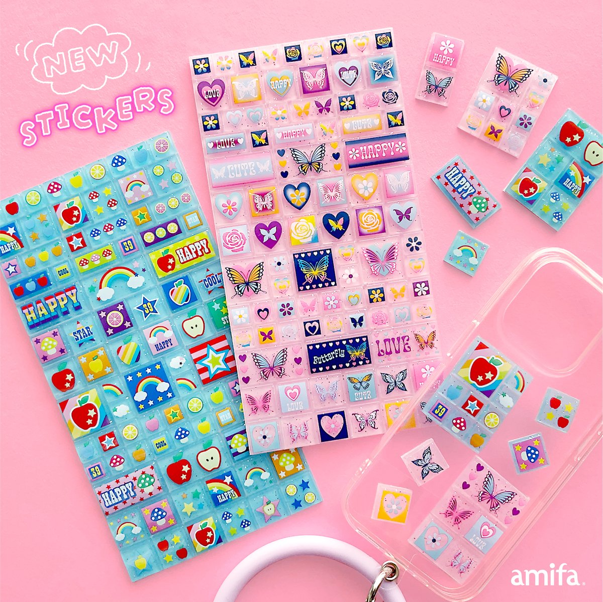 amifa100's tweet image. 🍎✨🌈新作タイルシールのご紹介🌈✨🍎
懐かしさとトキメキがぎゅっと詰まった平成レトロデザインのタイルシールが発売されました☺️
スマホケースやガチャ活ポーチなどデコって楽しんでいただけましたら幸いです🍎👀✨
こちらの商品は全国のキャンドゥ様・ワッツ様にて販売中です。
●タイルシール…