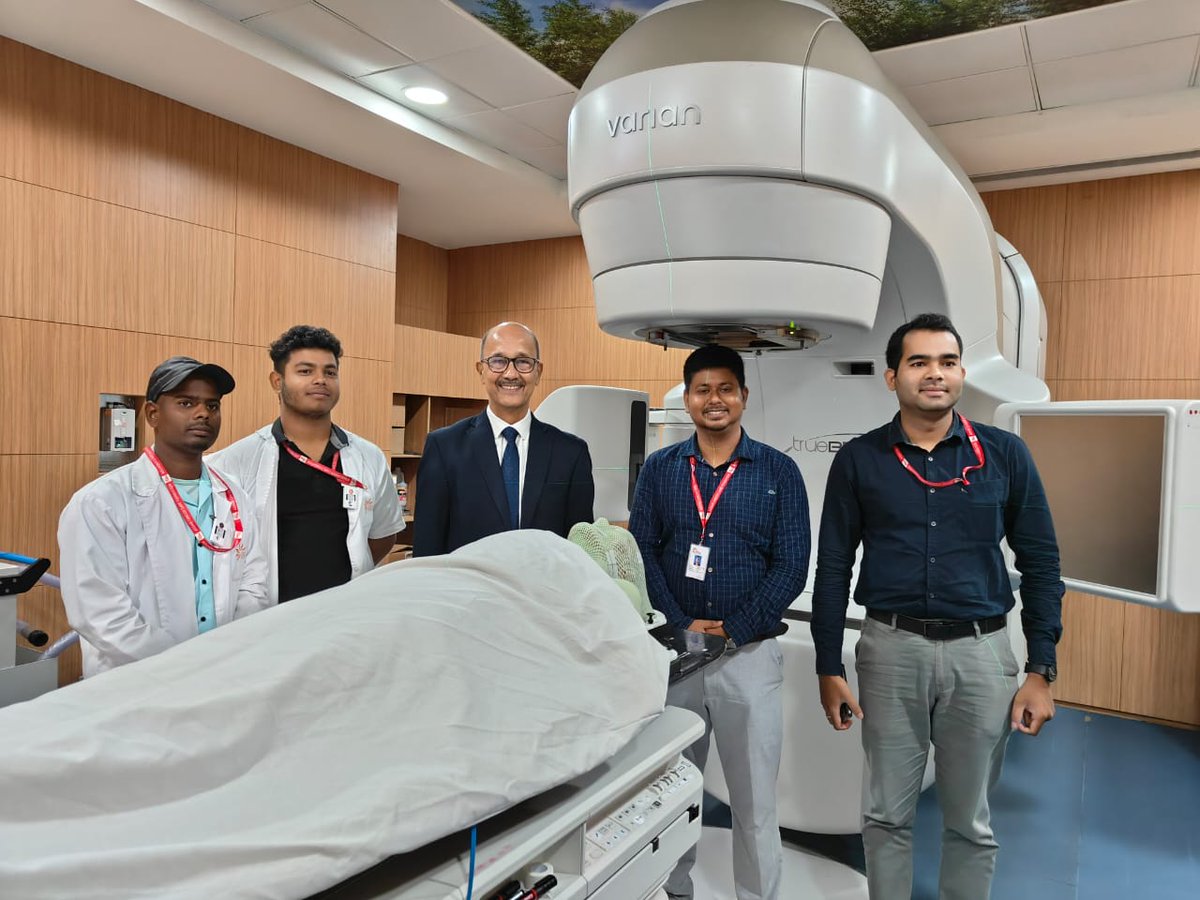 dr_kataki's tweet image. Happy to see medical physicists and radiotherapy technologists working in ACCF Kokrajhar Unit.All of them passed out from @BorooahDr . Also seen is the  #Truebeam #LinearAccelerator in the cancer hospital.
@CareAssam @CMOfficeAssam @TataMemorial @himantabiswa @MoHFW_INDIA @uicc