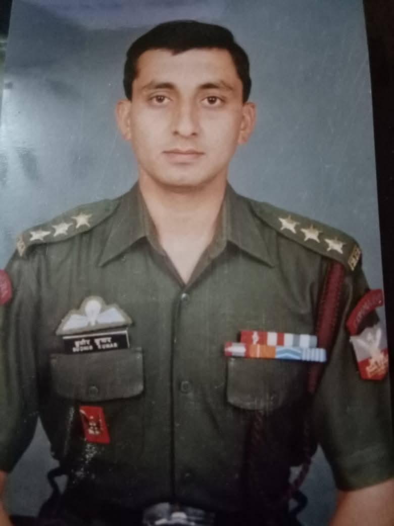 Anubakshi8's tweet image. This Day year 1999
MAJOR SUDHIR WALIA
9 PARA (SF)
led final assault on
vertical slopes,in minus temperature, but this
couldn’t stop his Bravest BOYS to kill PAKIS and ensured recapture of Zulu Top in #Kargilwar
#AmarBalidani