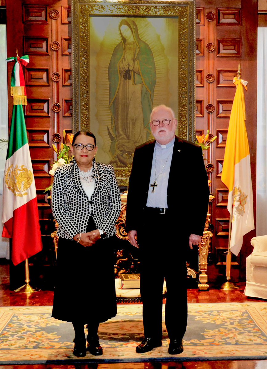 SPR Informa (@sprinforma) on Twitter photo #Nacional
La secretaría de Gobernación (<a href="/SEGOB_mx/">Gobernación</a>), Rosa Icela Rodríguez (<a href="/rosaicela_/">Rosa Icela Rodríguez Velázquez</a> ), se reunió este día con Paul Richard Gallagher, secretario para las Relaciones con los Estados y las Organizaciones Internacionales del #Vaticano (<a href="/TerzaLoggia/">Segreteria di Stato della Santa Sede</a>), y con Joseph Spiteri, #Nacional
La secretaría de Gobernación (<a href="/SEGOB_mx/">Gobernación</a>), Rosa Icela Rodríguez (<a href="/rosaicela_/">Rosa Icela Rodríguez Velázquez</a> ), se reunió este día con Paul Richard Gallagher, secretario para las Relaciones con los Estados y las Organizaciones Internacionales del #Vaticano (<a href="/TerzaLoggia/">Segreteria di Stato della Santa Sede</a>), y con Joseph Spiteri,