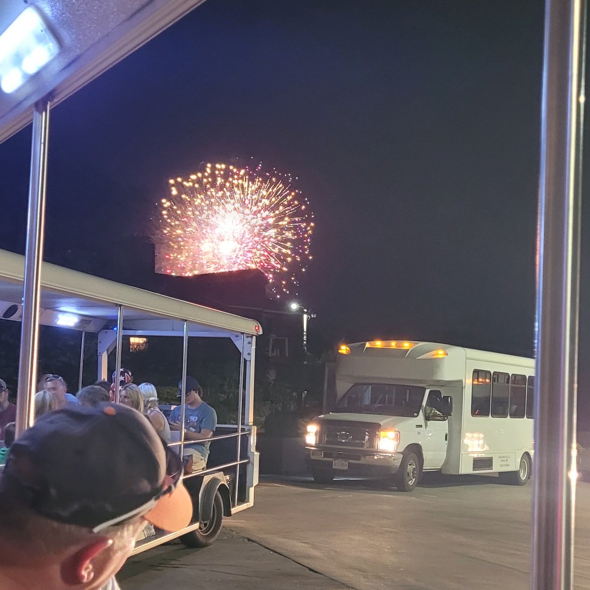 pHalfacre_STL's tweet image. Having a blast down here! May stay a few more days