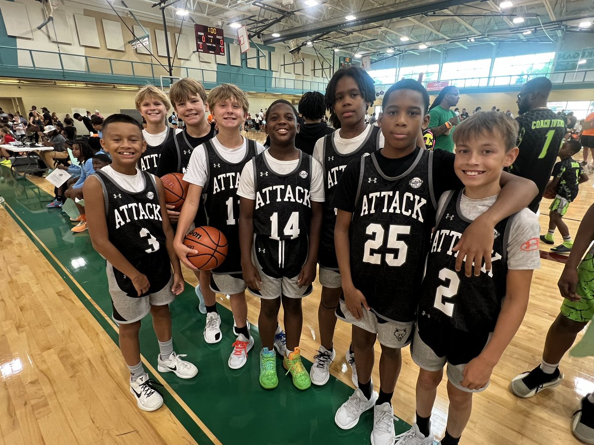 justin_vahl's tweet image. 5th grade @IllinoisAttack representing at Thursday night National Summer Classic Pre-Event Competitions
@NSC_Chicago