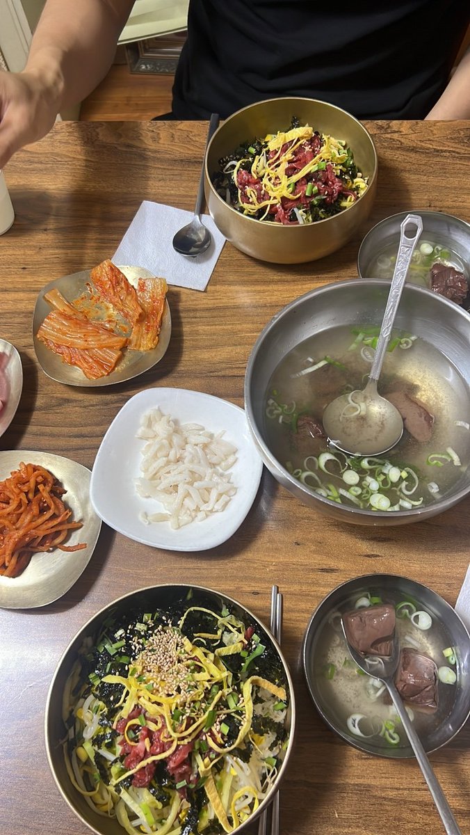 da_mukki's tweet photo. 육회비빔밥 https://t.co/8ABkz8vyyT