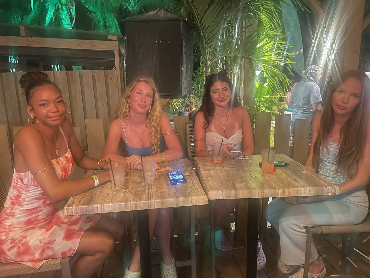 DAOSPEDept's tweet image. Tonight we had the pleasure of experiencing the Harbour Lights! We had a lovely food and amazing entertainment!🥳