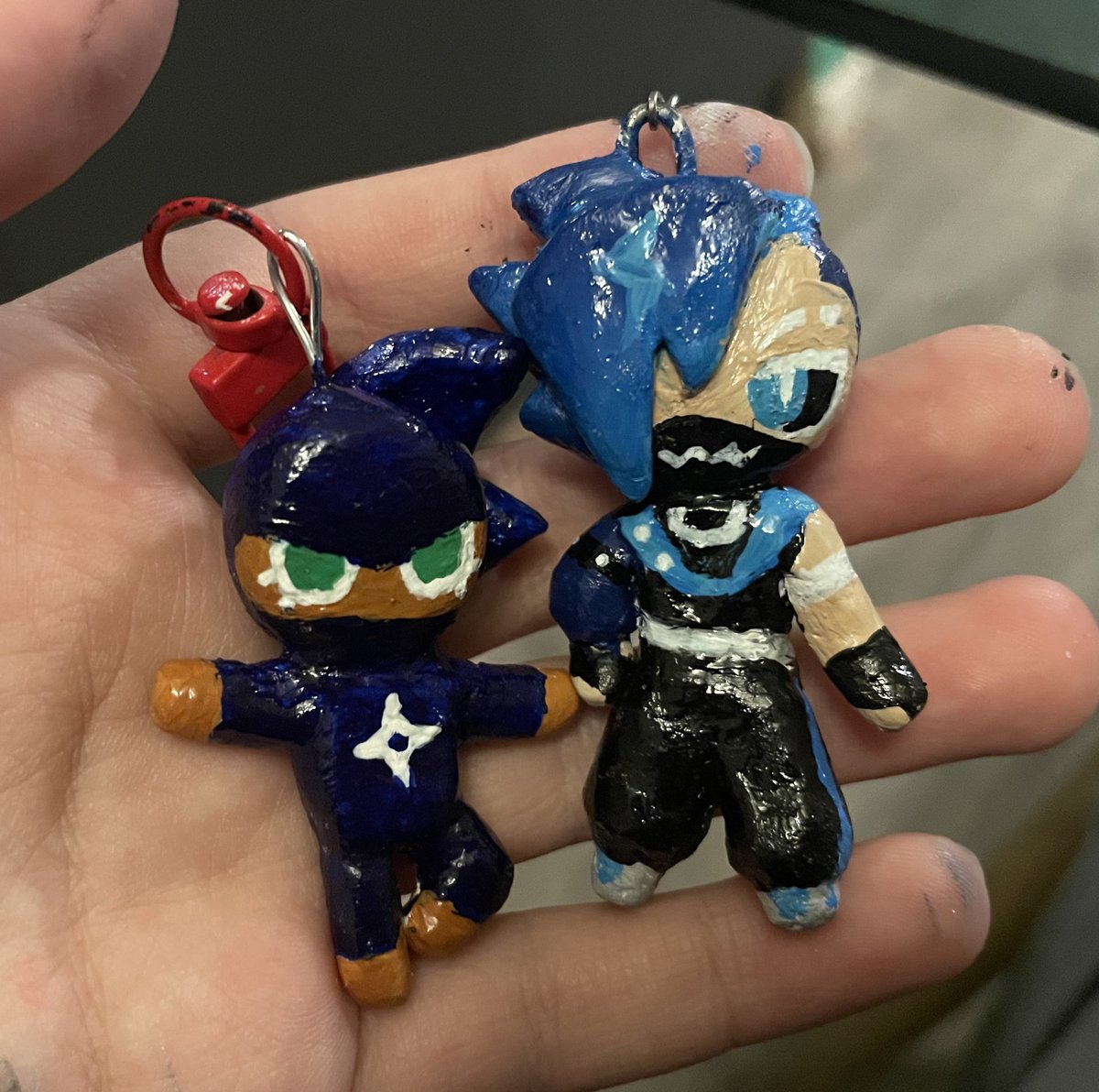 KreenDoof's tweet image. Sonic water now in keychain ^^