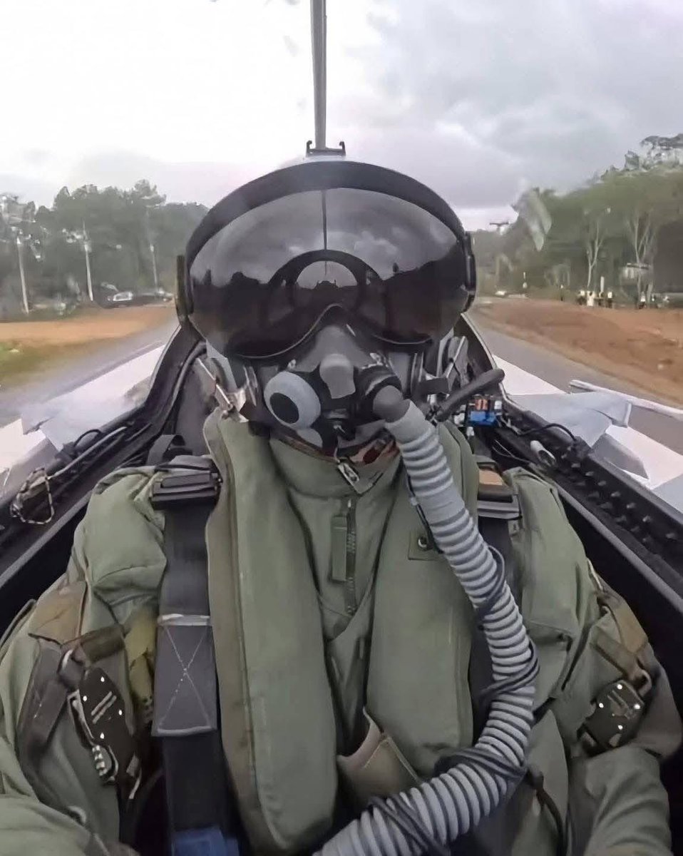 mnilyle's tweet photo. Thai Military used use cluster bombs from F 16 to destroy Cambodia Military barracks. That is fully International illegal. 

#JusticeForCambodia 
#Thaistartedthewar 
#ThaiOpenedFire 
#Cambodianeedpeace https://t.co/XkKuUJ0RhM