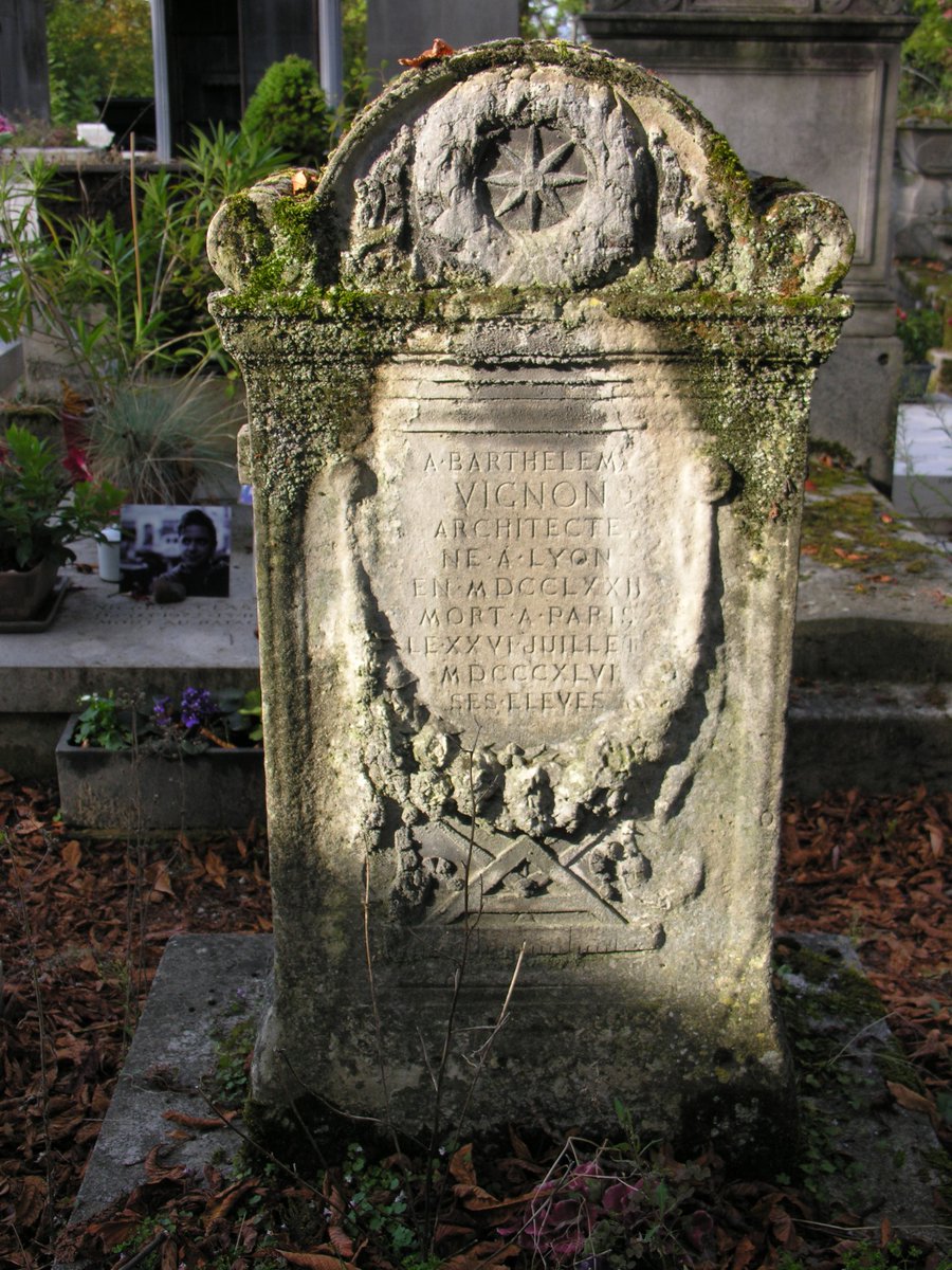 stefdesvosges's tweet image. le 26 juillet 1846 décès à Paris de Barthélemy Vignon architecte. Réalisation : restauration du palais de l'Élysée, 49e division - cimetière du Père Lachaise