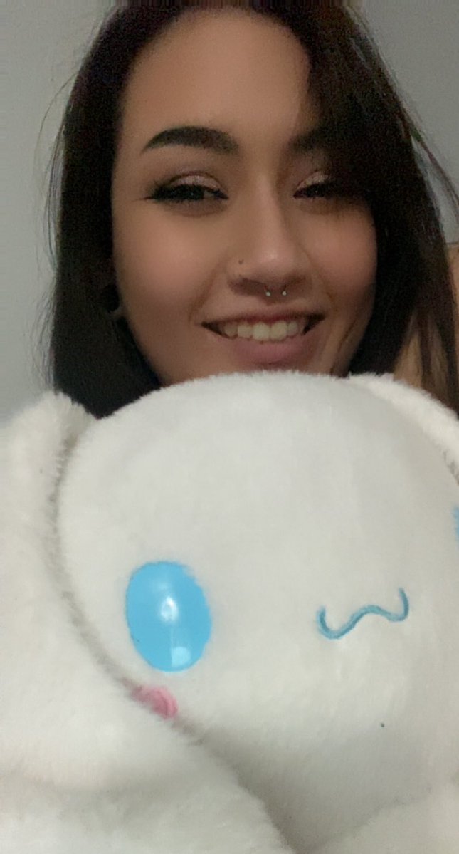 itaxhis's tweet image. just a girl &amp;amp; her cinnamorolls