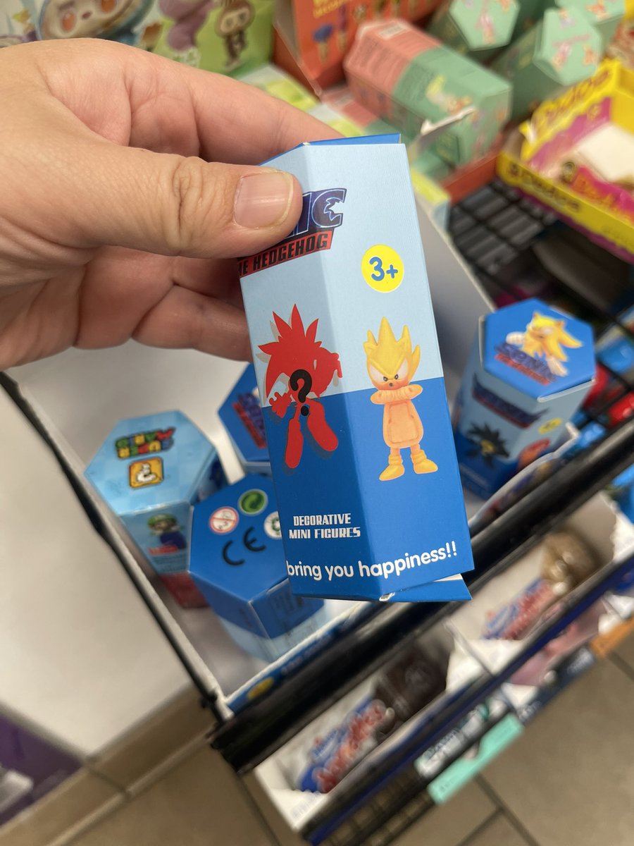 runeechan's tweet image. This gas station had a bunch of knock off stuff. Including these Sonny Angel Sonic things?