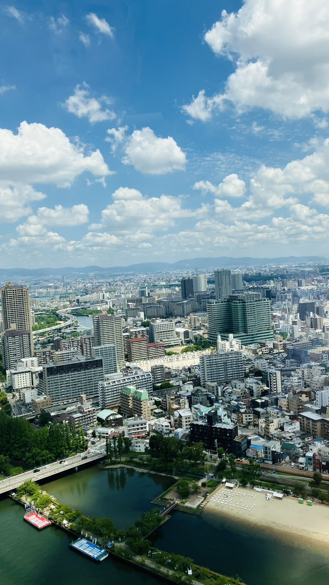 nayamerukabu's tweet image. 天神祭花火の準備が着々と進められておりました👀
街のど真ん中でこの近い距離から打ち上がるのは、天神祭花火ならではですよね☺️
打上げ時刻はだいたい19:30頃ですかね。
夕方頃からはとんでもない人混みになって、
電話も混戦してつながりにくくなるのでみなさんご注意を。…