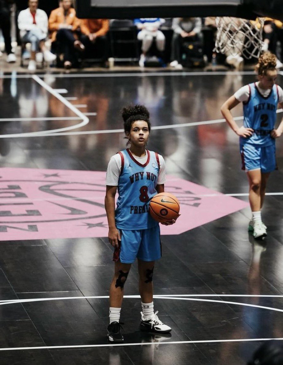 After a breakout performance at Nike Nationals, 4⭐️ recruit Aaliah Spaight (ranked #77 in the Class of 2026) has picked up an offer from LSU 🐯