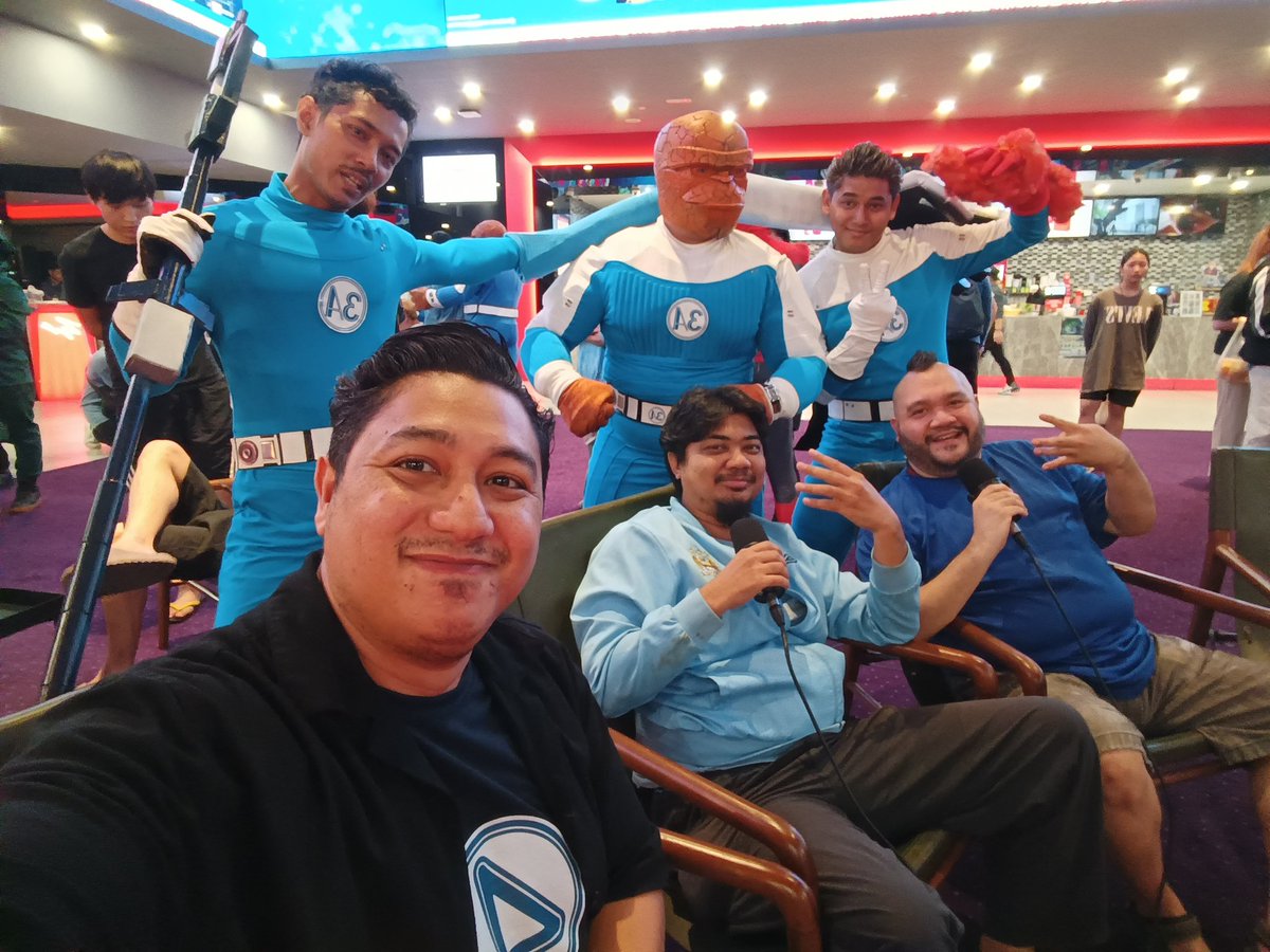 hdabdhmd's tweet image. Second time watching #TheFantasticFourFirstSteps , now at fans screening by @MCUNetworkMY and invited to join a podcast session with @zhafvlog and @buzzpoptv ! Thanks @TGVCinemas for the space at TGV Sunway Velocity.
Look at those wonderful cosplayers 😍✨4️⃣
#HDABDHMD