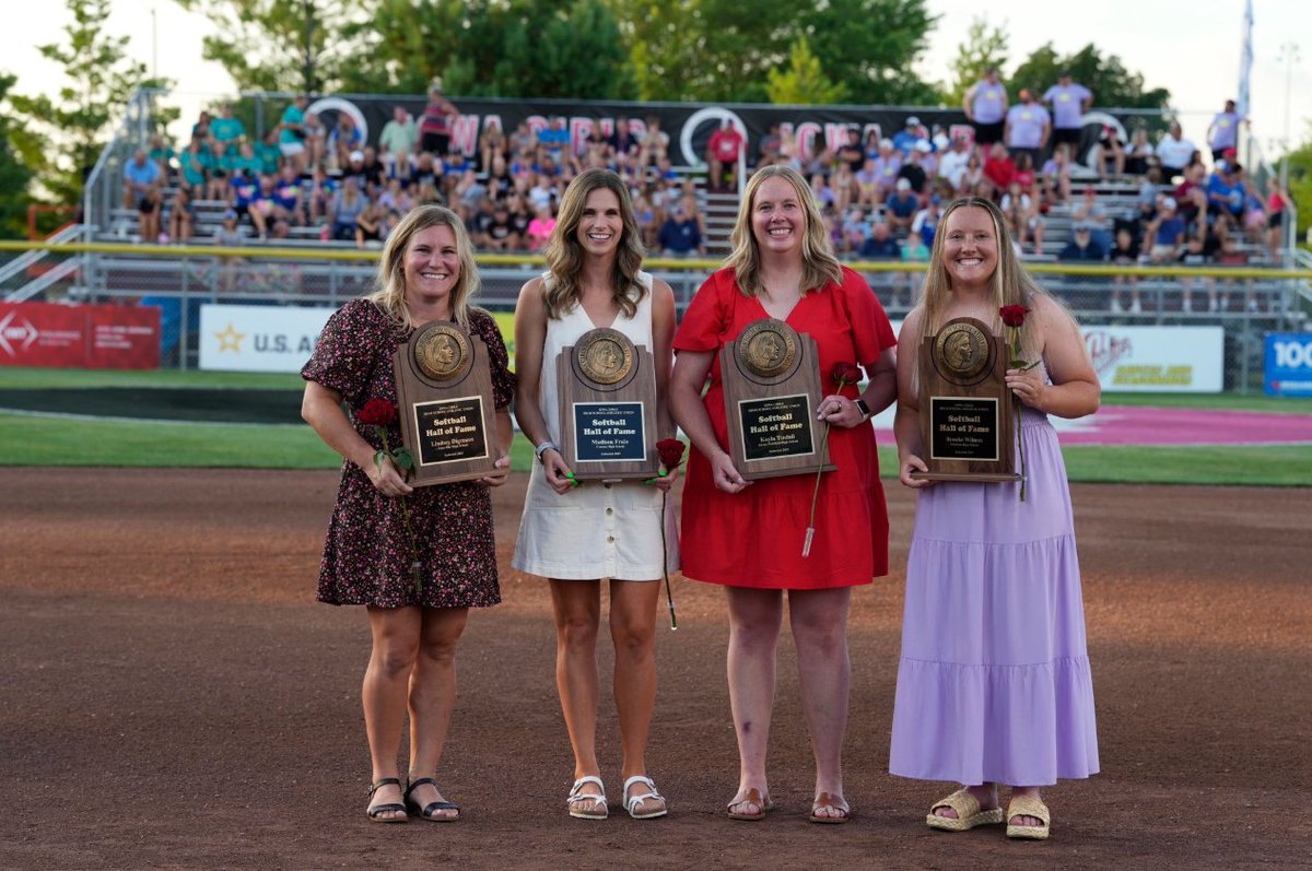 KCAU 9 SportsZone (@sportszonekcau9) on Twitter photo TINDALL TO THE HALL OF FAME!
Former <a href="/AkronWestfield/">Akron-Westfield CSD</a> and <a href="/NWCSoftball/">Northwestern College Softball π₯</a> product Kayla Tindall was inducted into the 2025 IGHSAU Softball Hall of Fame!
Image Courtesy: IGHSAU
READ HERE π₯β¬οΈ
siouxlandproud.com/sports/akron-w⦠TINDALL TO THE HALL OF FAME!
Former <a href="/AkronWestfield/">Akron-Westfield CSD</a> and <a href="/NWCSoftball/">Northwestern College Softball π₯</a> product Kayla Tindall was inducted into the 2025 IGHSAU Softball Hall of Fame!
Image Courtesy: IGHSAU
READ HERE π₯β¬οΈ
siouxlandproud.com/sports/akron-wβ¦