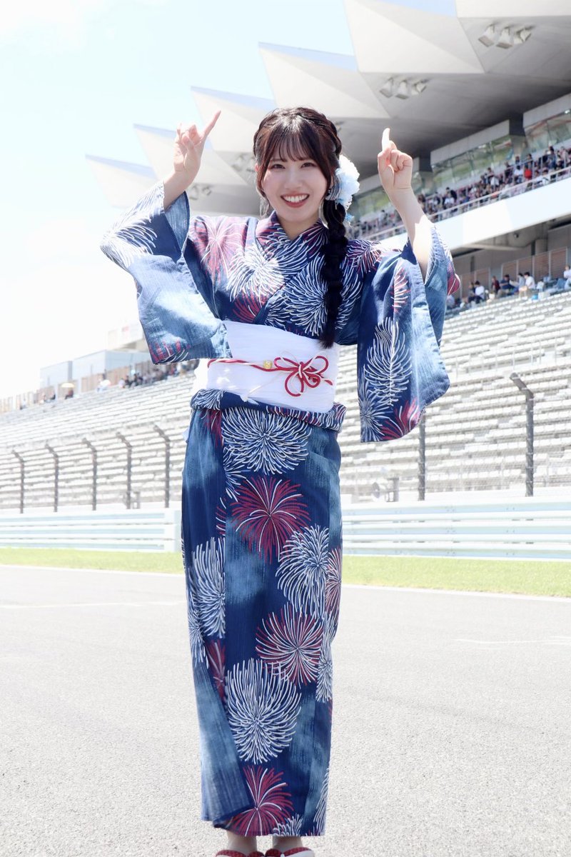 taaachi719's tweet image. 7/20(日) SUPER FORMULA Rd.7🏁
/富士スピードウェイ🏎️🗻
2025富士スピードウェイ
サーキットナビゲーター『クレインズ』
🔸星乃由宇(@hoshinoyu14)さん
ピットウォーク📸
ありがとうございました☺️
自由で良い🫶😂
#スーパーフォーミュラ2025
#sformula
#クレインズ