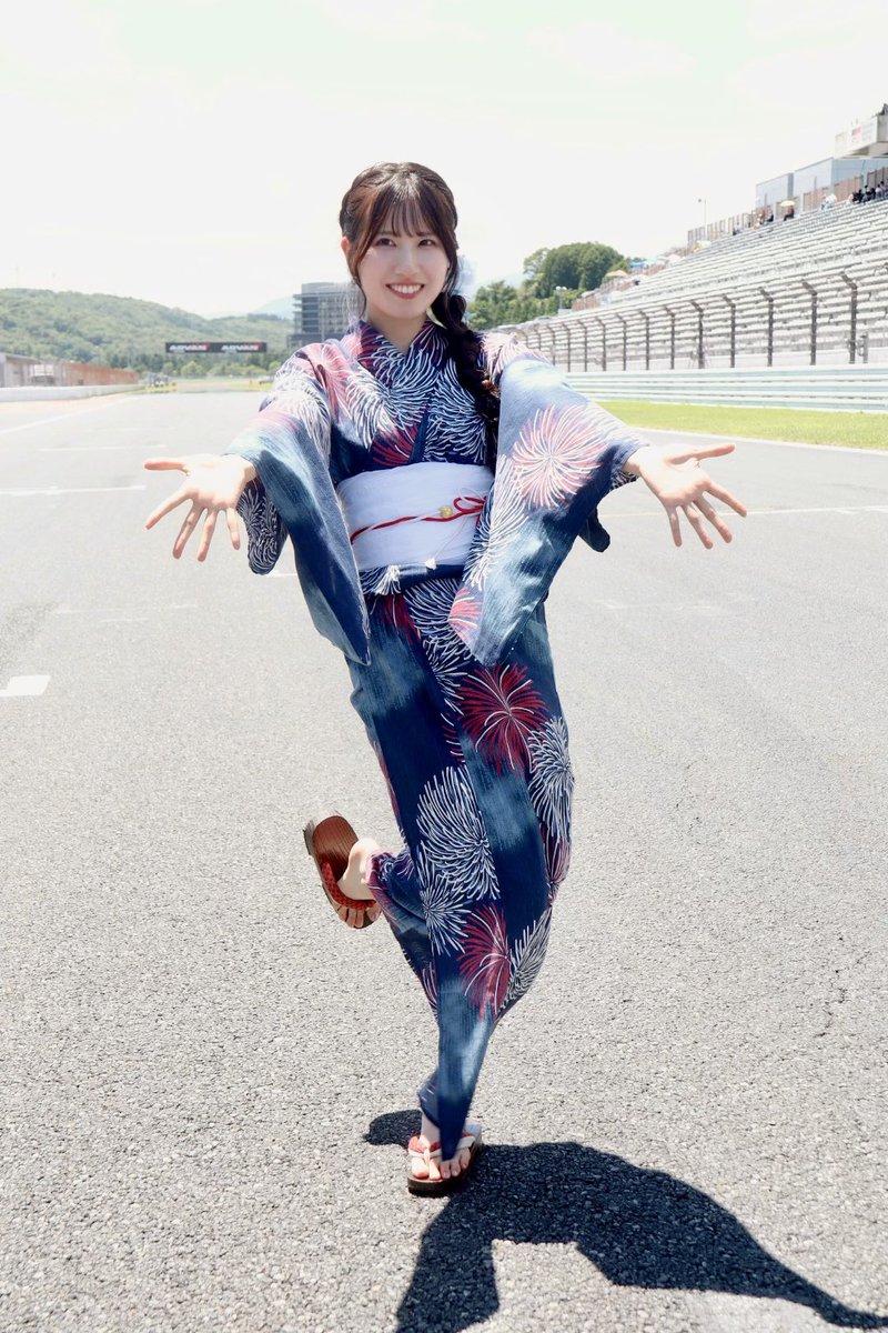 taaachi719's tweet image. 7/20(日) SUPER FORMULA Rd.7🏁
/富士スピードウェイ🏎️🗻
2025富士スピードウェイ
サーキットナビゲーター『クレインズ』
🔸星乃由宇(@hoshinoyu14)さん
ピットウォーク📸
ありがとうございました☺️
自由で良い🫶😂
#スーパーフォーミュラ2025
#sformula
#クレインズ