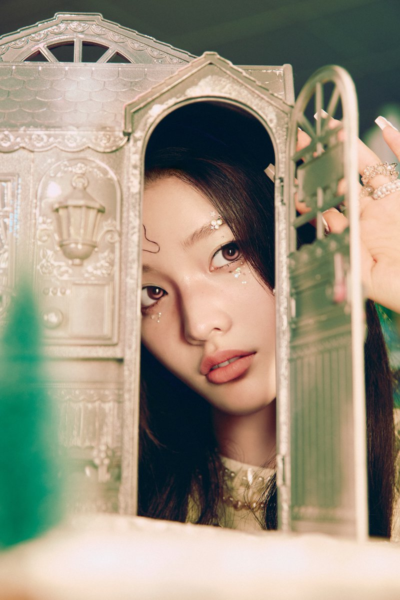 ILLIT Japan 1st Single '時よ止まれ' 2025.9.1 0:00(JST) Concept