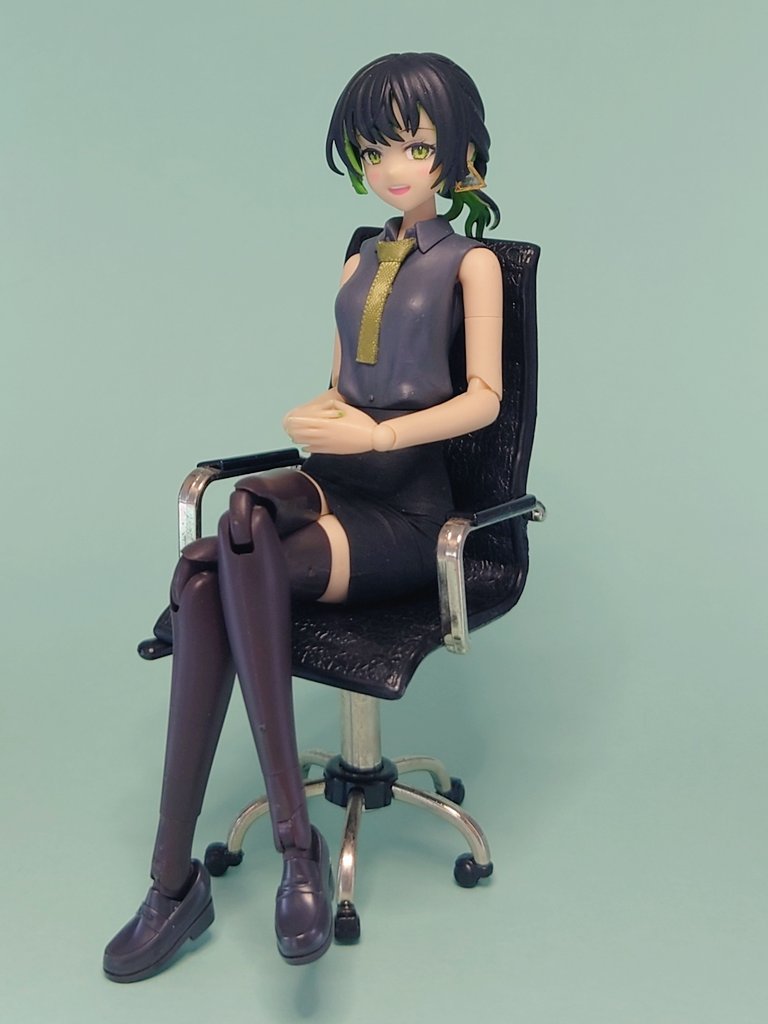 PingDelta_TTL's tweet image. たまに語録を発する以外は比較的有能な同僚のおねえさん