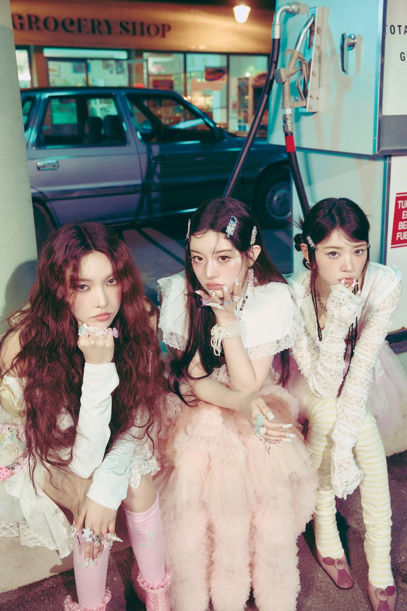 ILLIT Japan 1st Single '時よ止まれ' 2025.9.1 0:00(JST) Concept