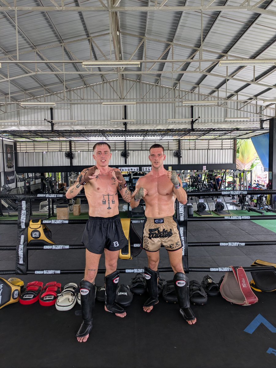 chapta_web3's tweet image. GM

First sparring session in 3 weeks.

Feeling sore today 🤣