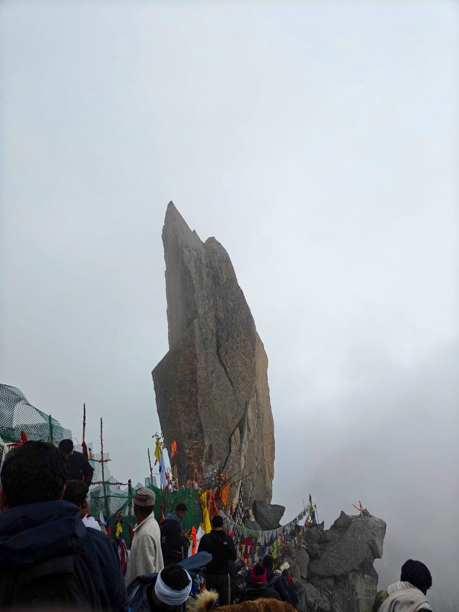 guyfromhills's tweet image. you don't go to kedar because you want you see him, you go there because he wants to see you! 📿🕉️