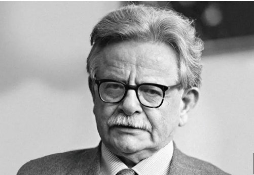"Abbandonarsi ai propri pensieri per un’ora, ogni giorno, senza scopo: basta questo per rimanere qualcosa che somigli a un uomo."

Ricordando Elias Canetti, nato il #25luglio 1905.
