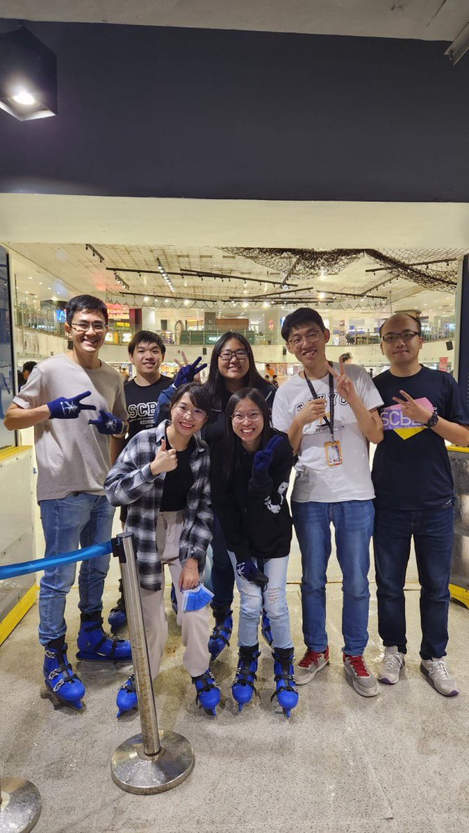 NTUsg's tweet image. She endured debilitating daily headaches at age 12, caused by a severe nasal polyp. The pain made school – and life – nearly unbearable.
That early struggle inspired #NTUsgClassof2025’s Leong Carmen from the #NTUsg School of Chemistry, Chemical Engineering and Biotechnology…