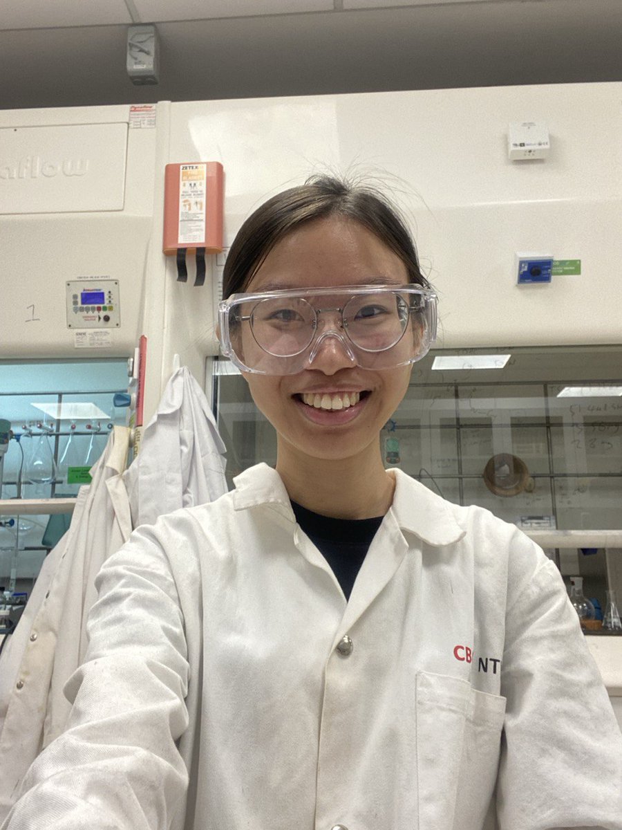NTUsg's tweet image. She endured debilitating daily headaches at age 12, caused by a severe nasal polyp. The pain made school – and life – nearly unbearable.
That early struggle inspired #NTUsgClassof2025’s Leong Carmen from the #NTUsg School of Chemistry, Chemical Engineering and Biotechnology…
