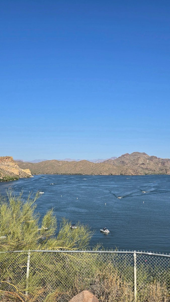 rkhariesh's tweet photo. Somewhere between the water and sky, I found peace. #NatureLovers #lakelife #NatureVibes #mountains #weekendescape #wanderlust #photograghy #NaturePhotography #Bluesky #outdoor https://t.co/OyAescRFH8