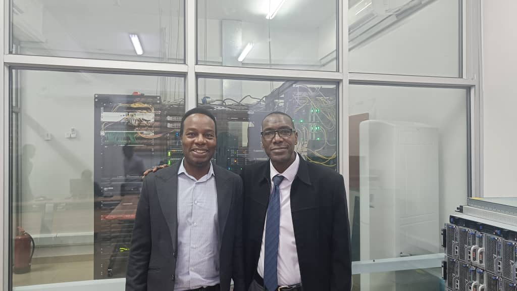 rkalyes1's tweet image. π₯ It was a pleasure to meet Dr. Daudi Jjingo who is a bioinformatics scientist and the Director of the African Centre of Excellence in Bioinformatics and Data-Intensive Sciences at the @IDIMakerere
π₯ Such a great innovator for our country and Africa as a whole.