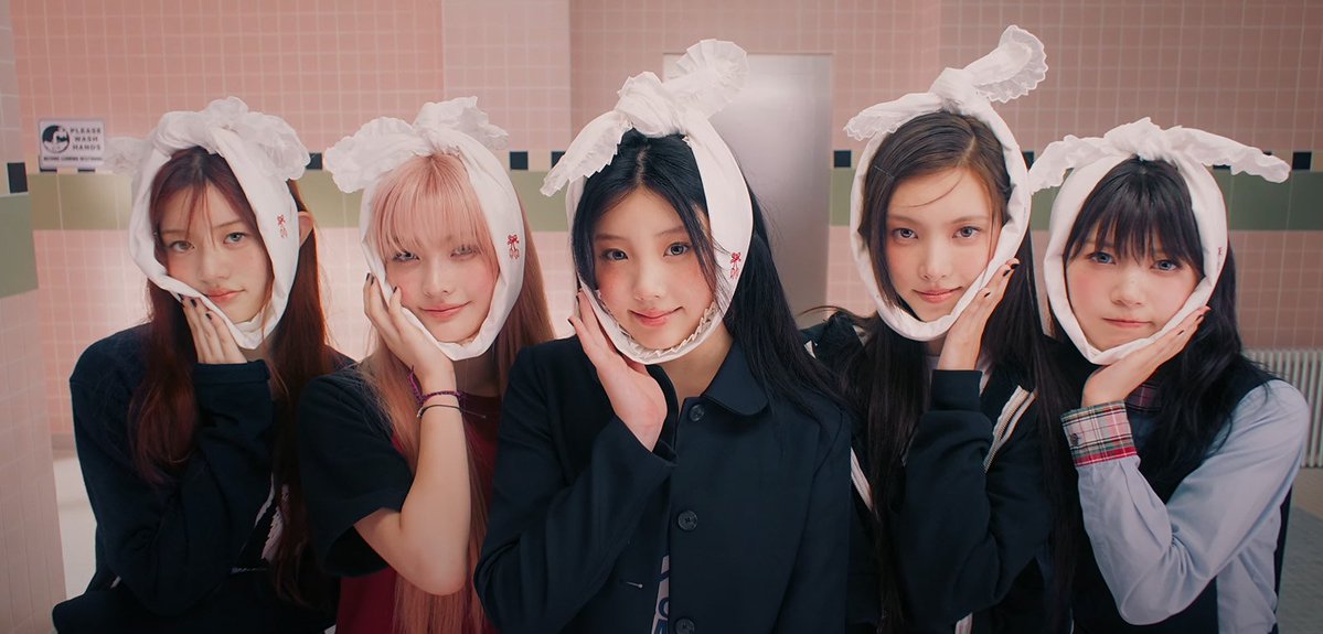 elit_quprids's tweet image. Highest charting ILLIT songs on Melon Daily Chart
#1 'Magnetic' - peak #1
#2 'Do the Dance' - peak #28 (*Still Continuing) 🔥🔥🔥
#3 'Lucky Girl Syndrome' - peak #33
#4 'Cherish (My Love)' - peak #51