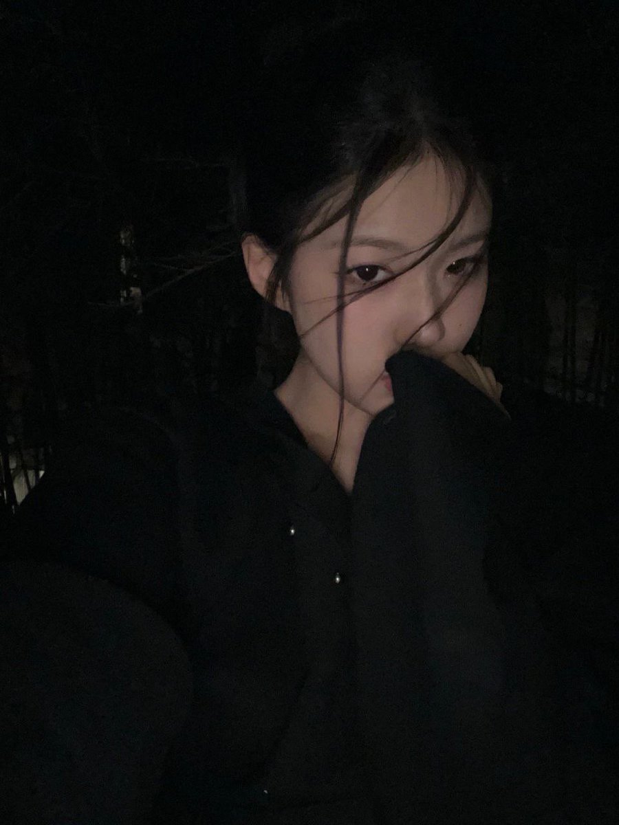 un__happi's tweet image. 그래 이날이야 지늉이셀카폭탄의날