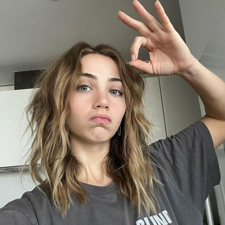 pewpiece's tweet photo. onepiece live action actress Emily Rudd shared a post speaking up on Palestine in her Instagram story ❤ https://t.co/u6ATy38Gjf