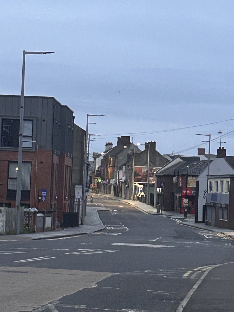 EDiamond136's tweet image. 5am On a very warm dull Friday morning on Broughshane Street 18c ….