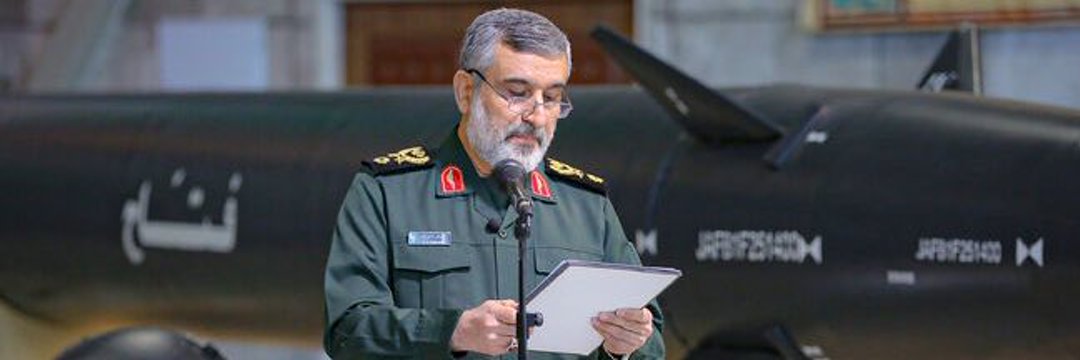 deafowl's tweet image. فرازی از وصیت نامه سردار حاجی زاده:
"من در میان شما باشم یا نباشم نگذارید زن من به دست نااهلان و نامحرمان بیفتد!
همین برادران سپاهی نوبتی صیغش کنن!