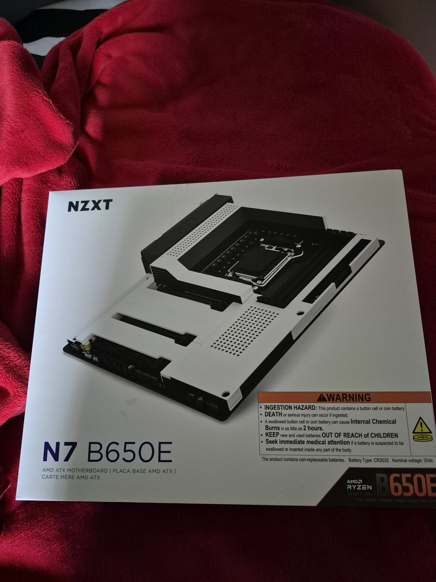 Shane58637790's tweet image. Now that's the best-looking motherboard I have ever bought👍👌👌