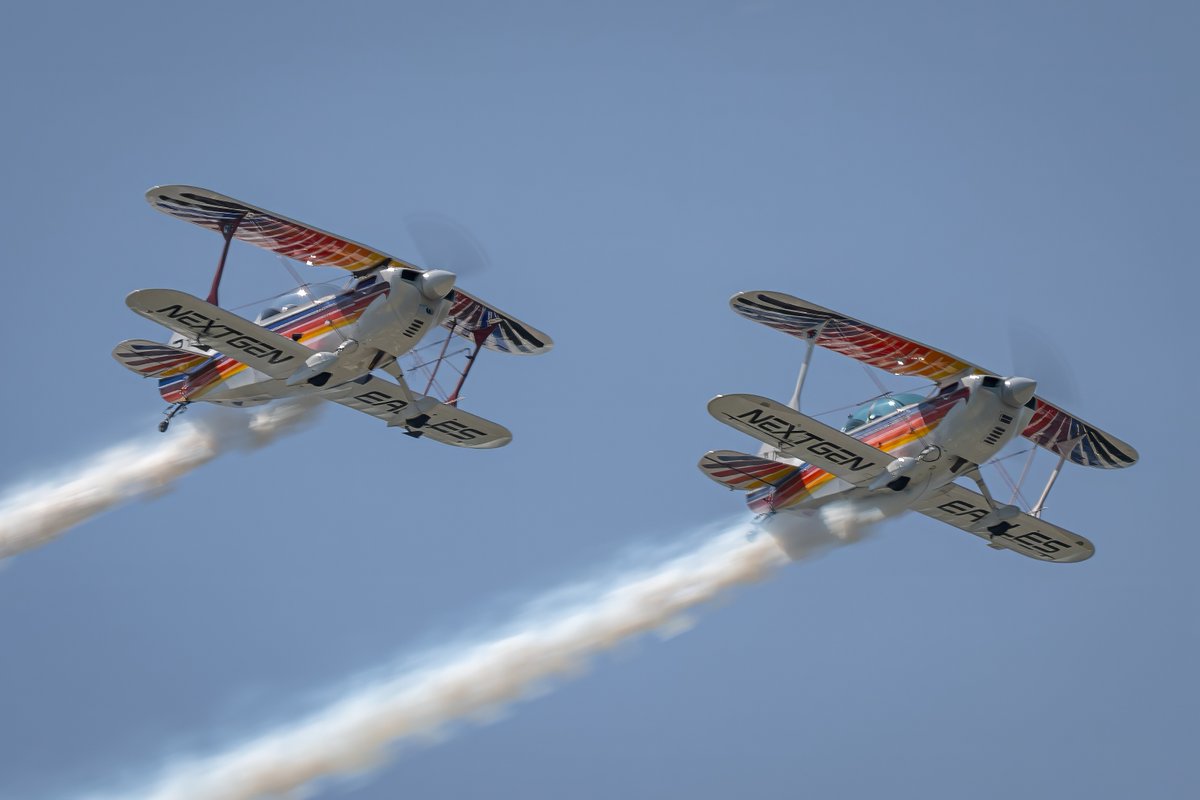 GDevorePhotos's tweet image. The NextGen Eagles perform at the 2025 EAA AirVenture. The NextGen Eagles are the only Christen Eagle Aerobatic Team in the world.