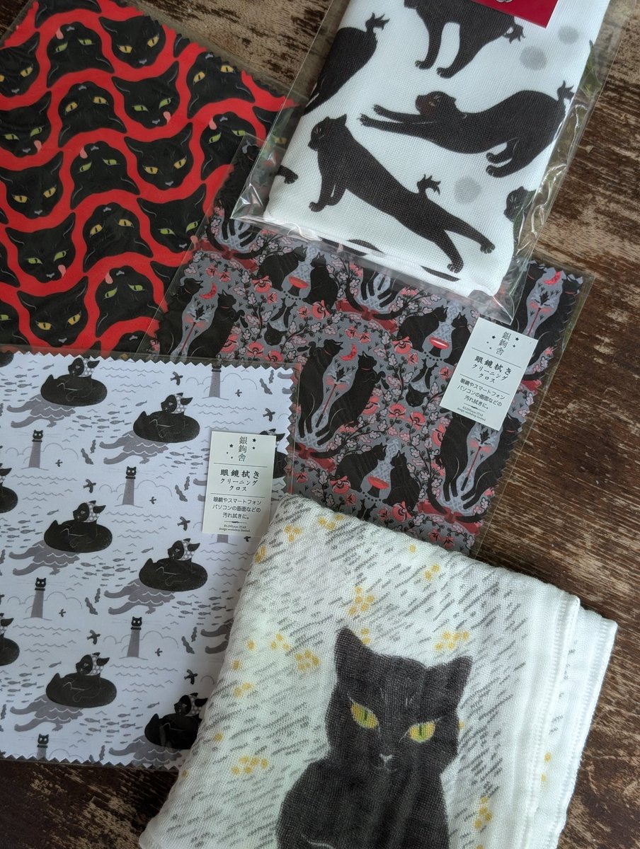 qedstorecafe's tweet image. #ねこねこ展22
銀鉤舎さんから追加の作品が到着しました。なくなってたアイテムもしっかり届いております。
ニヒルでかっこいいけどどこか抜けてる黒猫のかわいさが存分に楽しめるものばかり。
黒猫飼いはもちろんそうじゃない人もぜひおひとつおふたつ。お土産にも手頃なものが揃ってます。